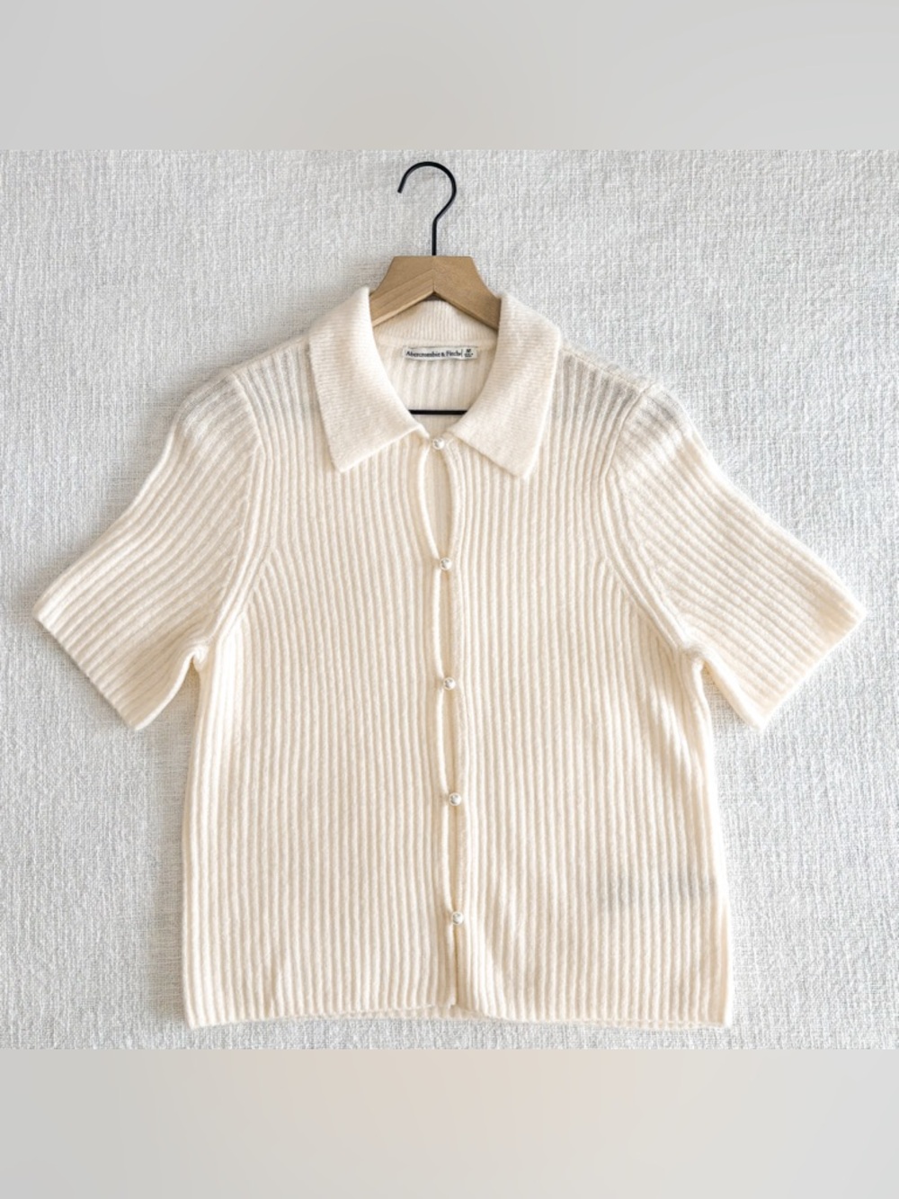 A&F ribbed short sleeve cardigan. - Picture 2 of 8
